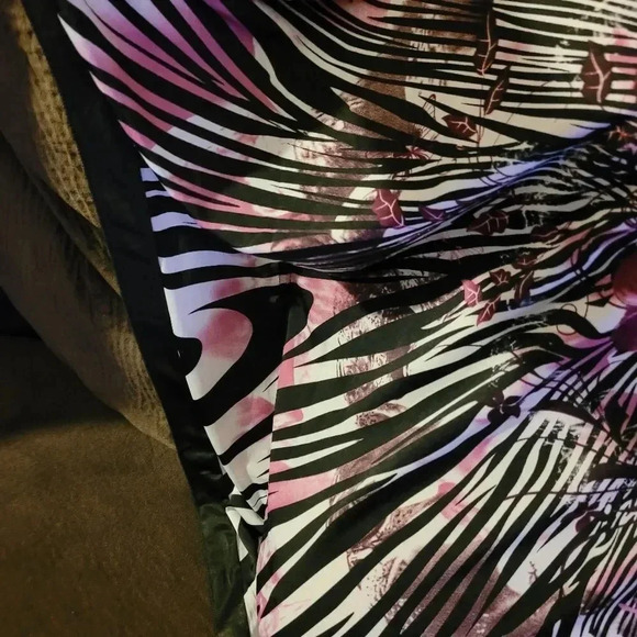 Ladies‎ Shawl NEW W/O tags - Picture 8 of 11